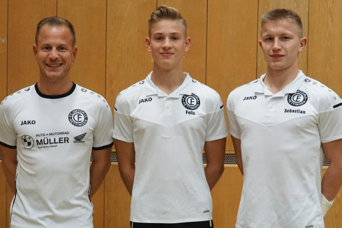 Trainer David Dittrich (l.) freute sich über die Nominierung von Felix Boch (M.) und Sebastain Wiese. (r.). Foto: zg