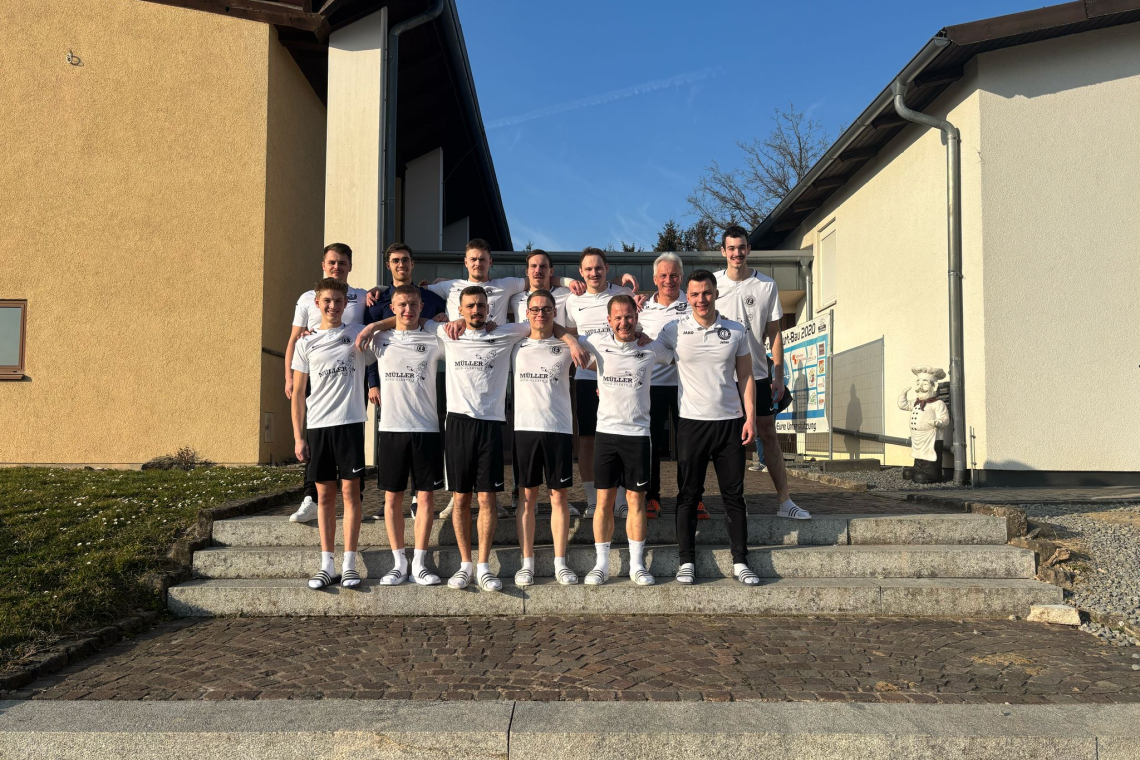 Heimsieg im ersten Wettkampf der Kunstturner